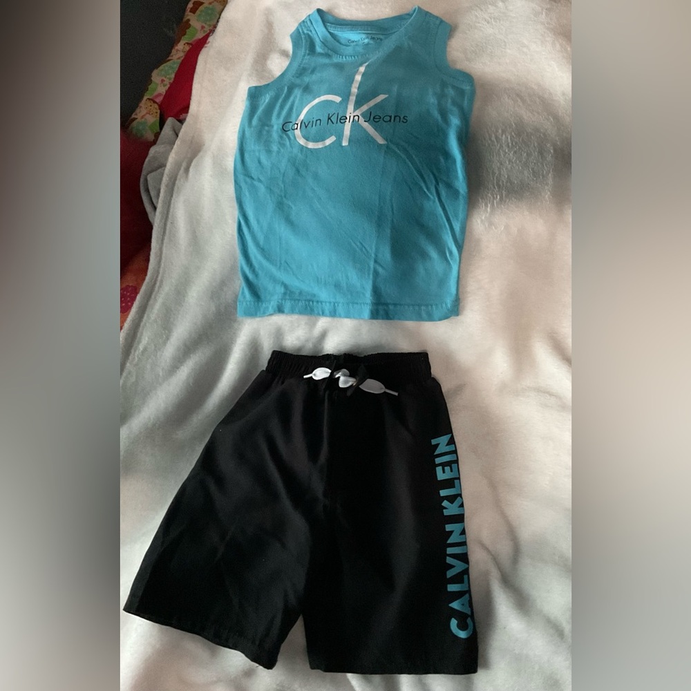 Calvin Klein Boys Outfit Size 4T Like New!!!